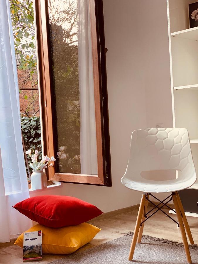 Sweet Apartment In Kutaisi Ngoại thất bức ảnh