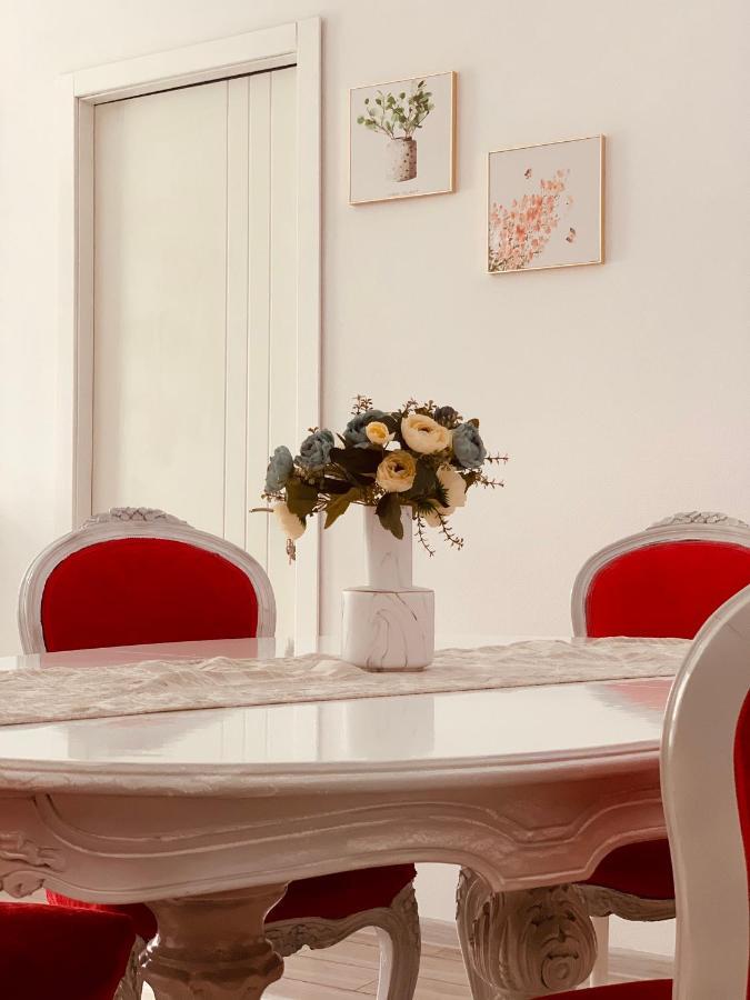 Sweet Apartment In Kutaisi Ngoại thất bức ảnh