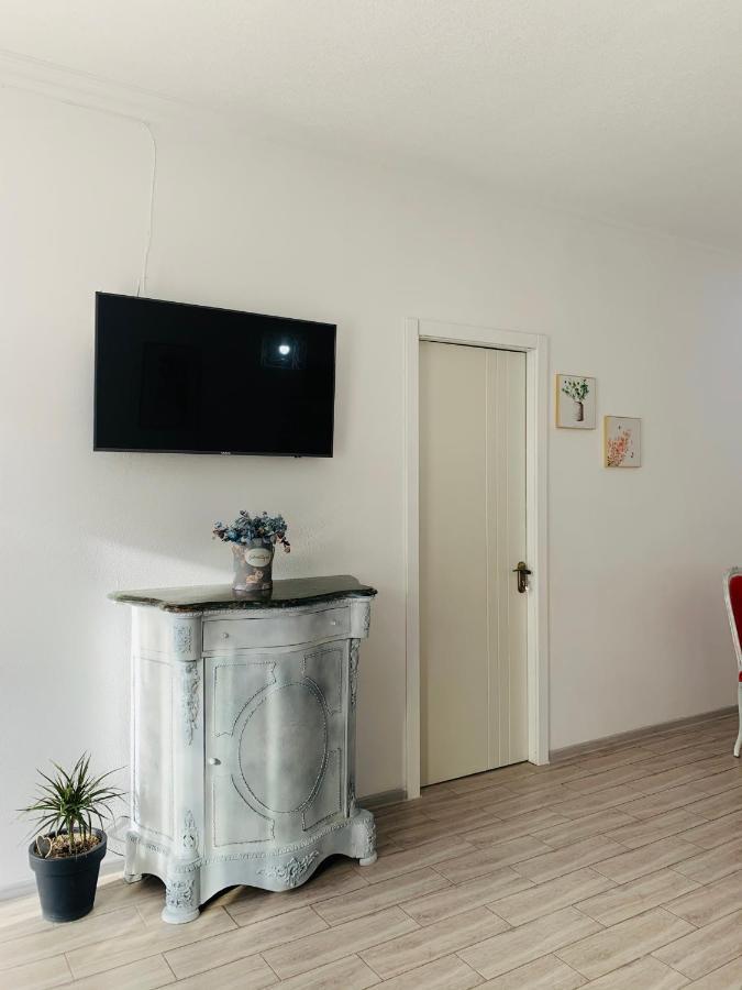Sweet Apartment In Kutaisi Ngoại thất bức ảnh